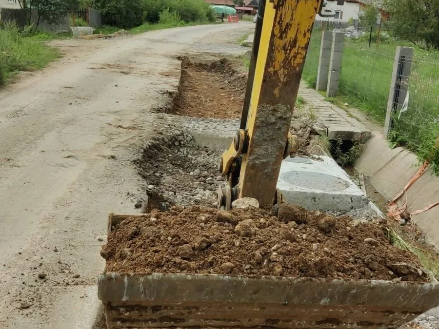Canalizare și rigole la drum — BROGROUP Toplița